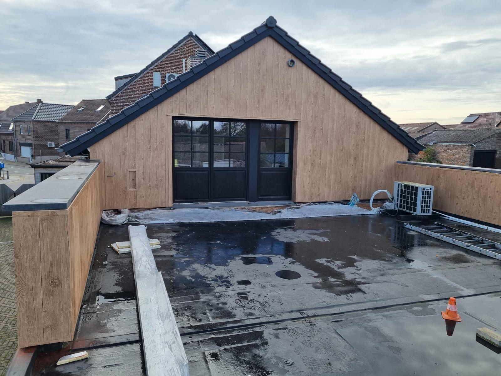 Gevelrenovatie particulier na - houtlook achterkant afgewerkt Limburg